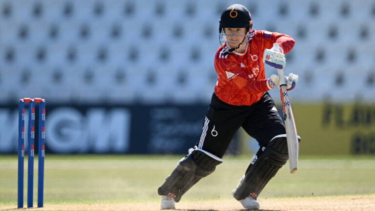 The Blaze take it deep to stun Lancashire: ایک سنسنی خیز کامیابی