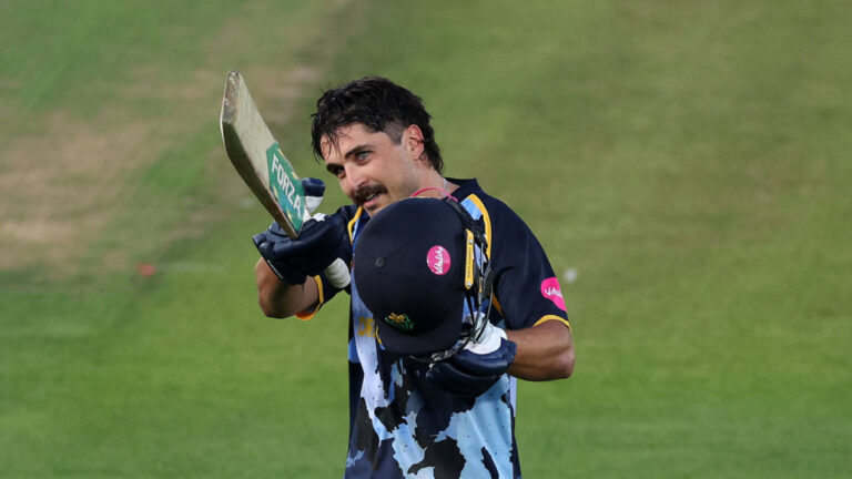 Kiran Carlson ton hands Glamorgan victory – کرن کارلسن کی شاندار سنچری، گلیمورگن کی سمرسیٹ کے خلاف زبردست جیت